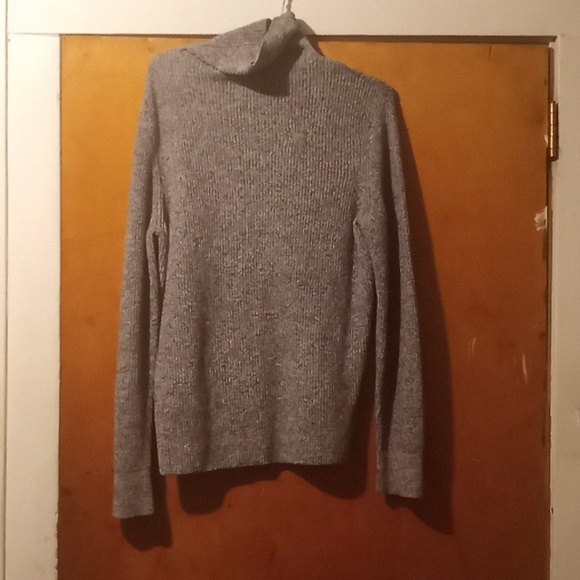 American Eagle Outfitters Turtleneck Sweater - Picture 5 of 5